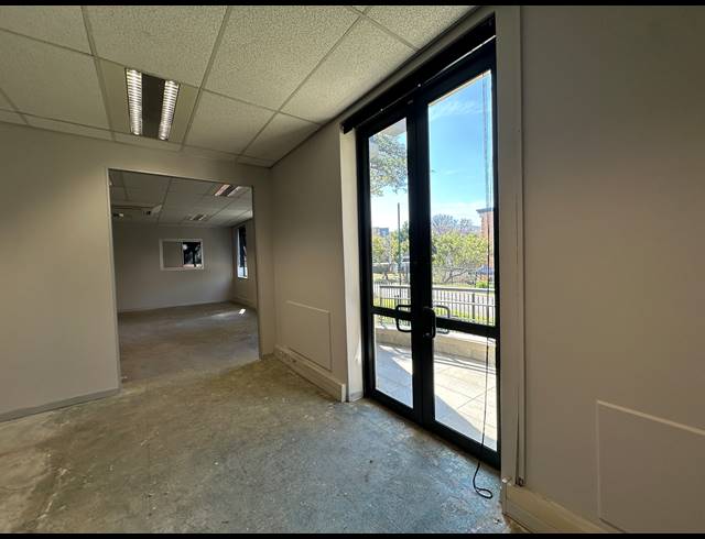 557M² OFFICE TO LET IN SANDOWN